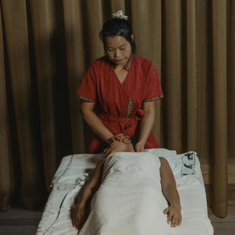 피부관리 매장 참고 사진 · 장안구 조원동